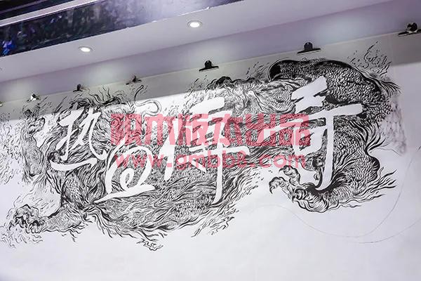 献礼热血传奇20周年 国外艺术家在2020ChinaJoy现场创作20米壁画-5.jpg